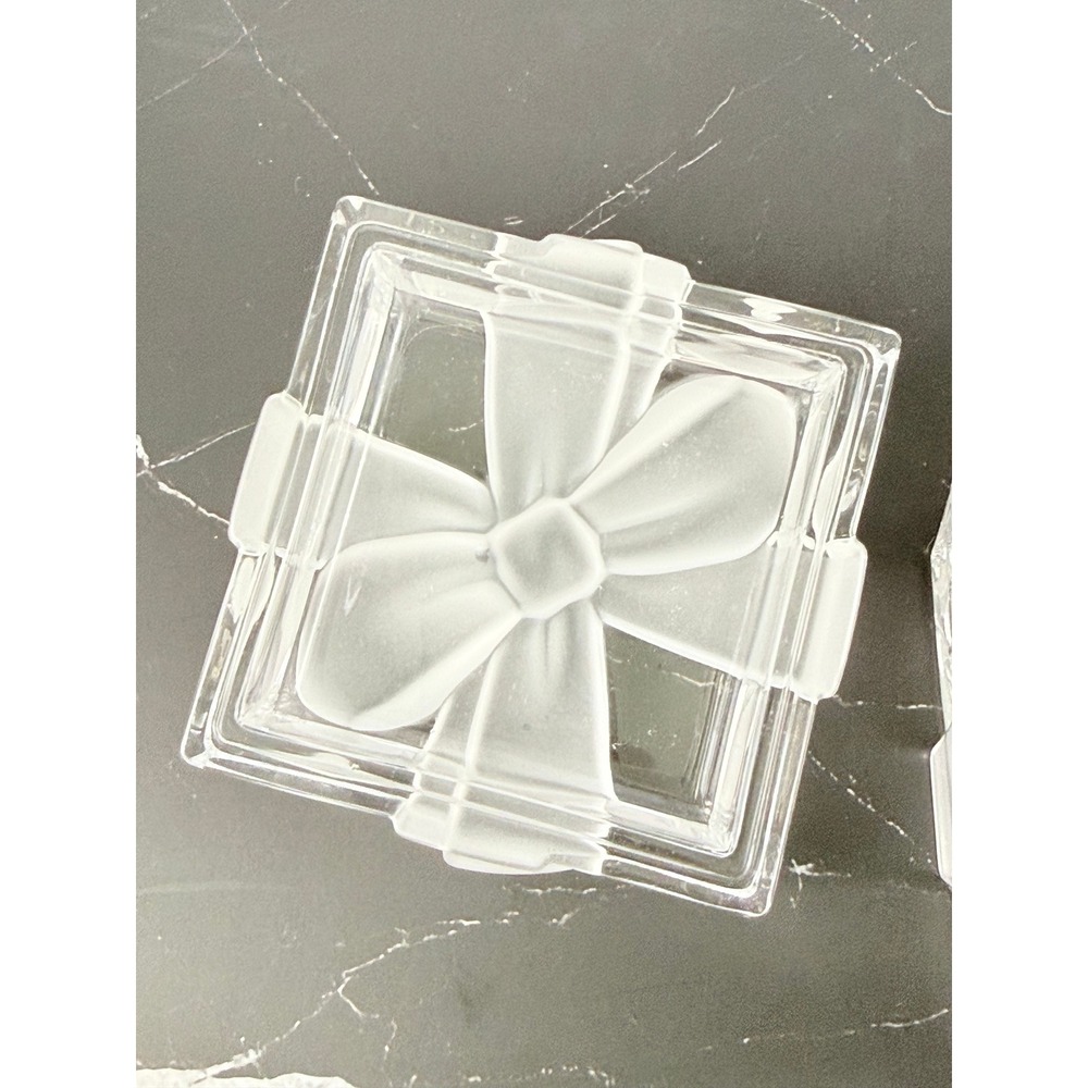 VTG Tiffany & Co. Crystal Box with Frosted Bow 3" Square - Picture 5 of 9